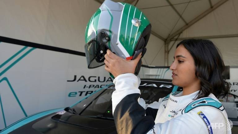 Nữ tay đua đầu tiên của Saudi Arabia ảnh 1 Nu tay dua dau tien cua Saudi Arabia anh 1