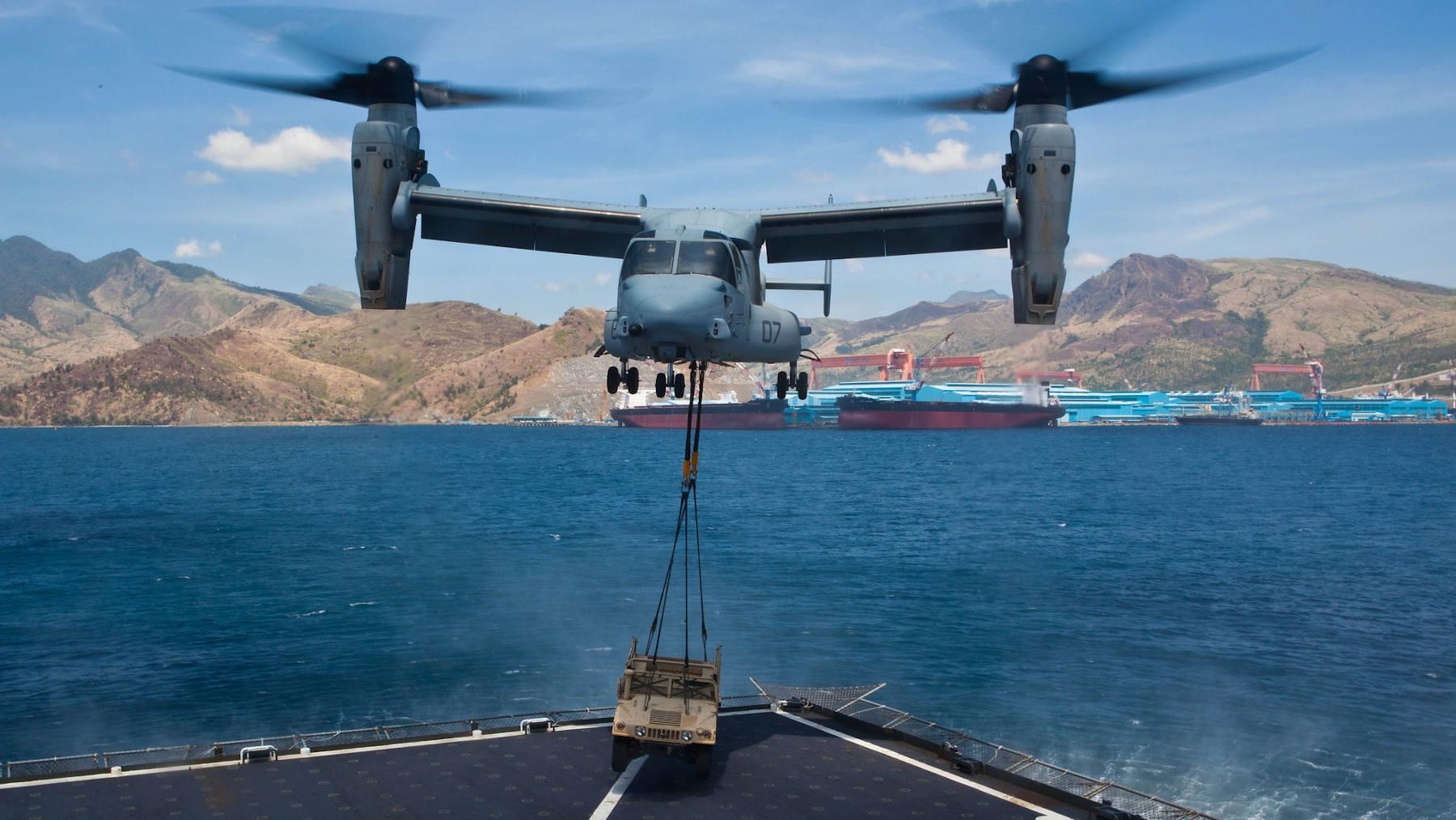 My va Australia hop suc chan buoc Trung Quoc o vinh Subic hinh anh