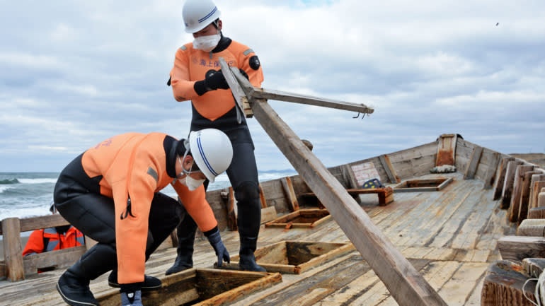 Tau ca Trieu Tien dat vao Nhat Ban anh 3