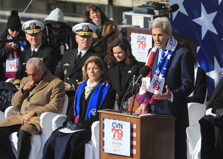 Hai quan My lam le dat ten cho tau san bay moi anh 6