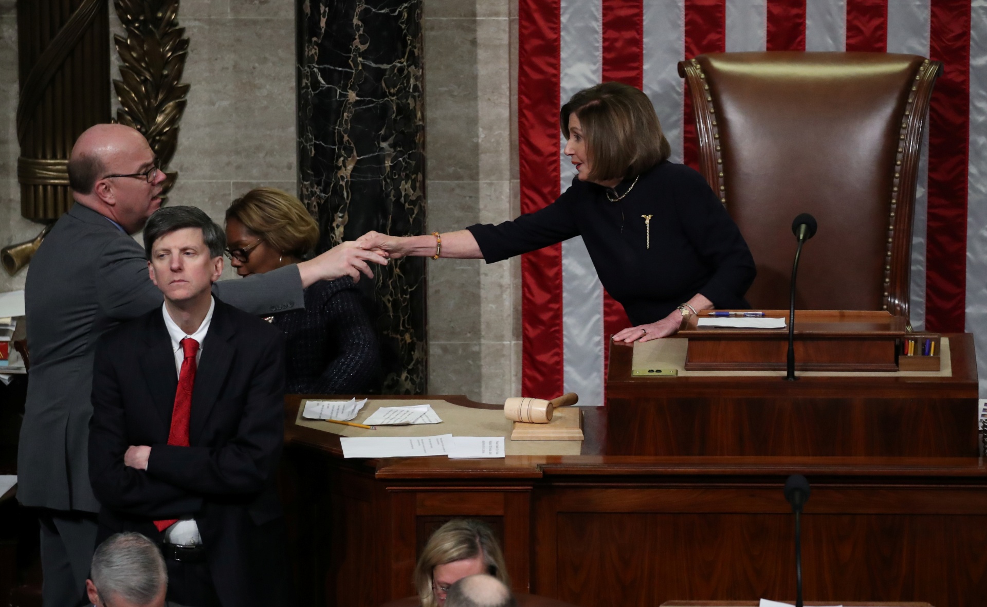 trump bi luan toi anh 2