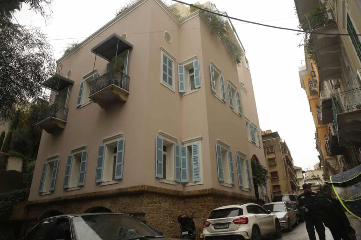 Chu tich Nissan dao thoat anh 1