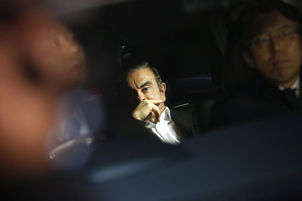 Carlos Ghosn dao tau anh 1