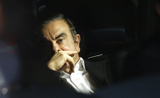 Carlos Ghosn gap nha san xuat Hollywood truoc vu bo tron nhu phim hinh anh