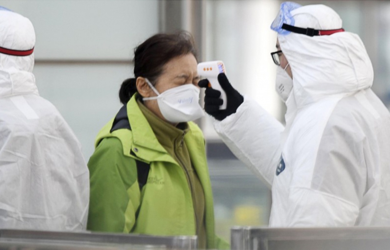 Nhat dieu may bay so tan dan khoi tam diem dich virus corona hinh anh