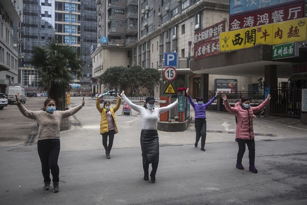 Nghien cuu moi cho thay nam gioi de bi nhiem virus corona hon phu nu hinh anh