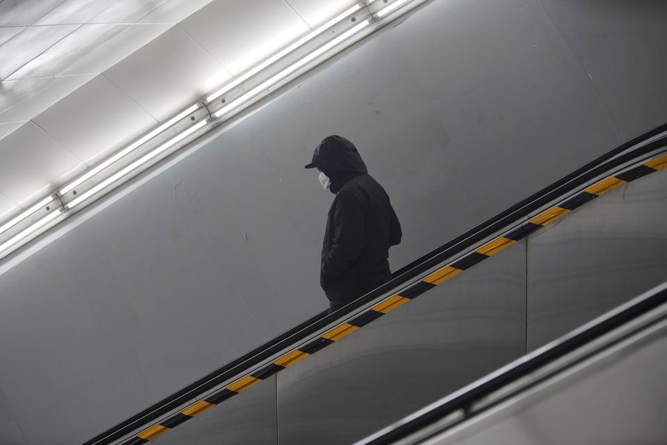 Thanh pho 15 trieu dan sat Bac Kinh han che ra duong vi virus corona hinh anh