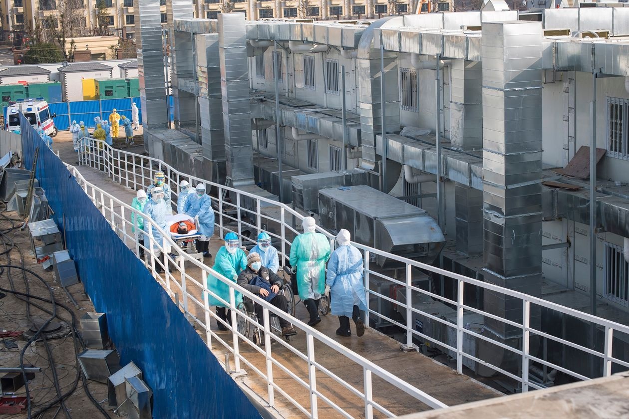 Vu Han thieu hut giuong benh anh 2