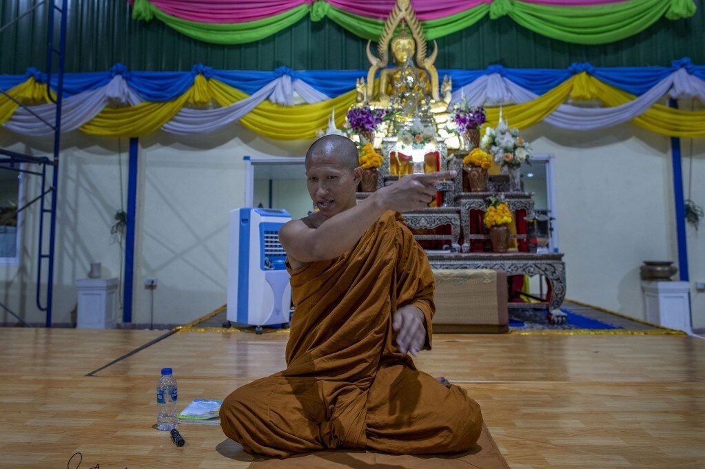 binh si Thai noi dien xa sung vao nguoi dan anh 4