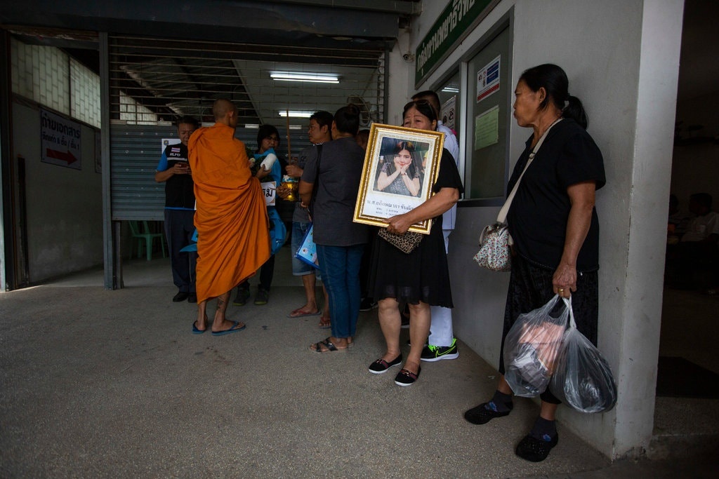 binh si Thai noi dien xa sung vao nguoi dan anh 2