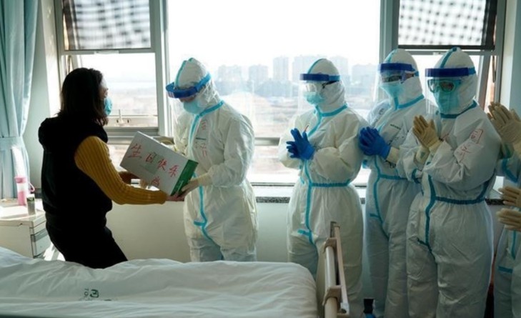 Benh nhan xuat vien o Vu Han se tiep tuc bi cach ly 14 ngay hinh anh