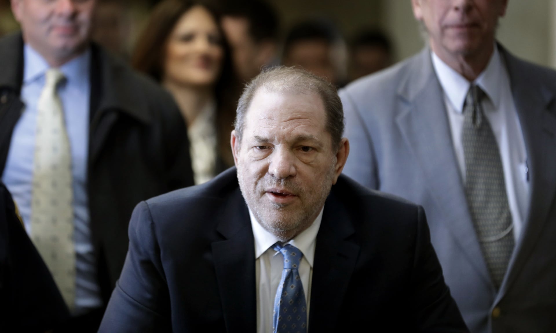 Weinstein bi ket toi cuong hiep hinh anh