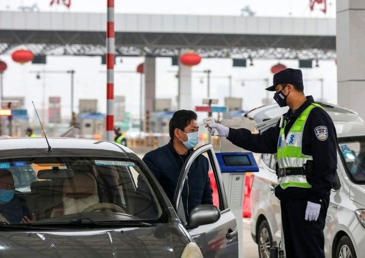 TQ tu hinh nguoi giet hai nhan vien o chot kiem tra virus corona hinh anh