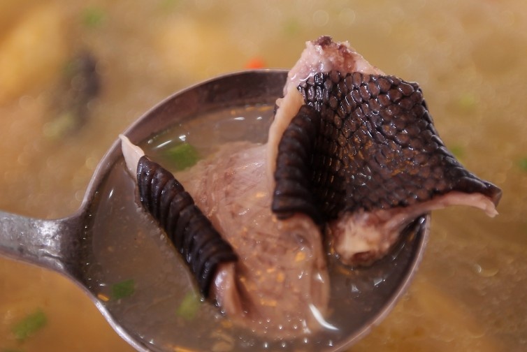 Sup doi, chao ran bien mat khoi nha hang TQ vi virus corona hinh anh