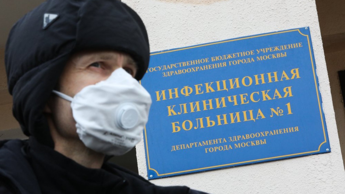 Buoi cau nguyen cho nguoi nhiem Covid-19 bi huy de tranh lan Covid-19 hinh anh