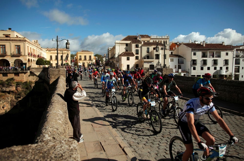 Tay Ban Nha truoc va sau phong toa anh 1