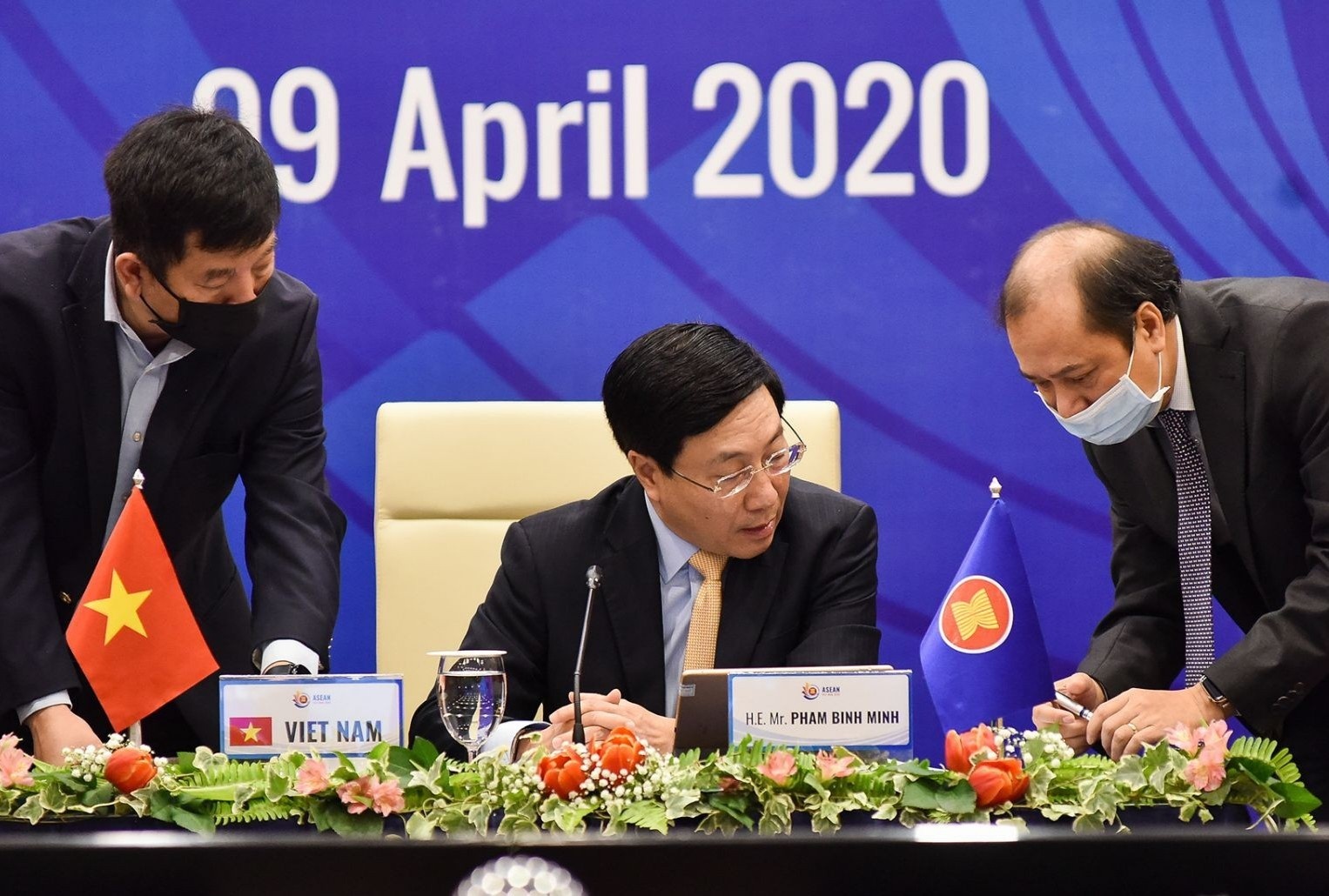 ASEAN phat huy tinh than gan ket de kiem soat dich Covid-19 hinh anh