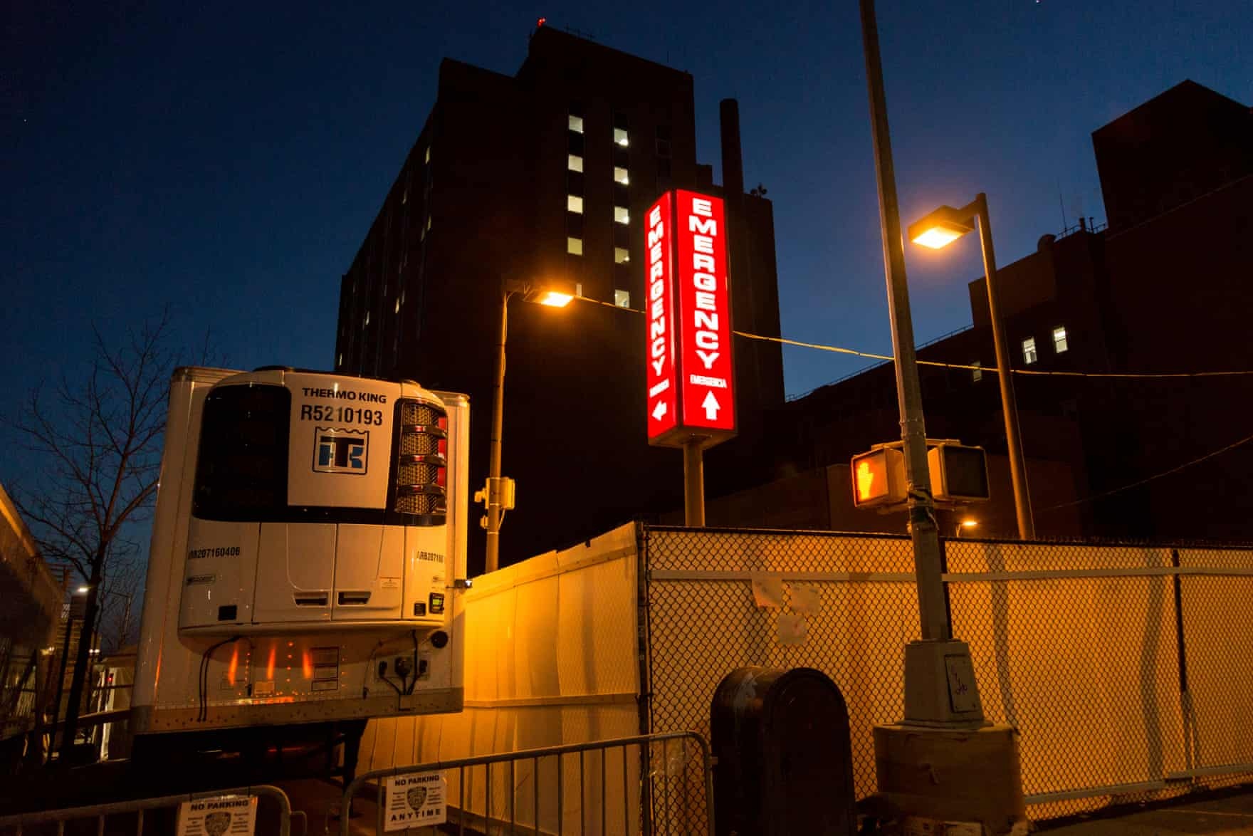 Covid-19 he lo lo hong he thong y te my anh 3