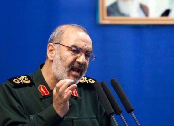 Tu lenh ve binh: Se ban chim tau chien My neu de doa Iran hinh anh