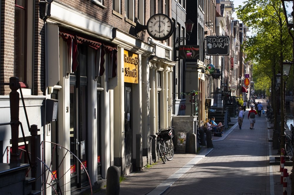 Chau Au vang ve vi Covid-19 anh 8