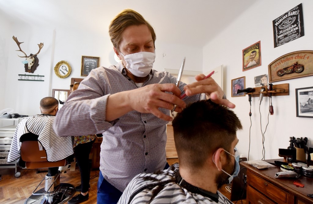 'Nha giau moi khoc' - nghich ly nuoc ngheo chau Au chong dich hieu qua hinh anh