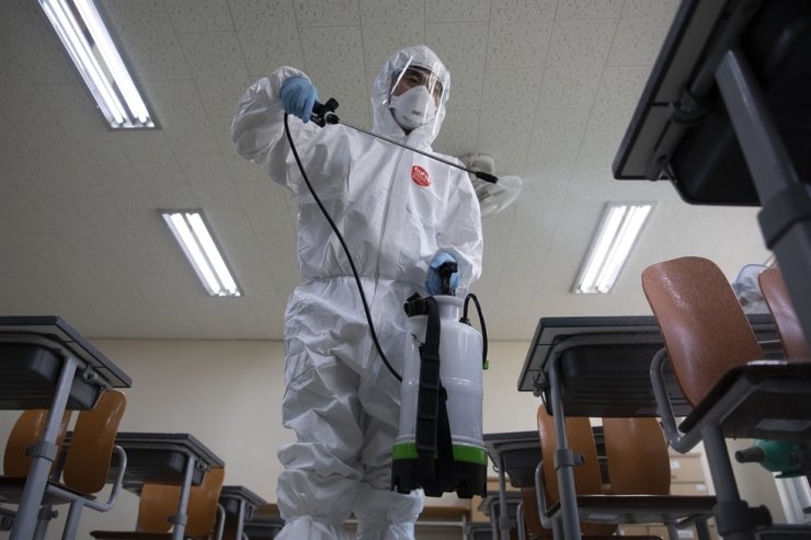 Seoul hoan mo cua truong hoc vi vu bung phat virus o hop dem Itaewon hinh anh