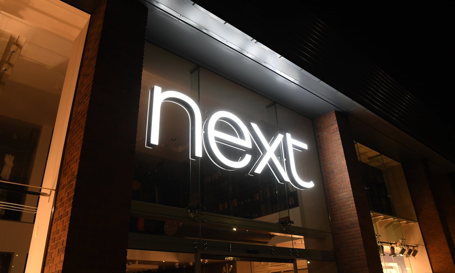 Cong nhan det may chau A khon don vi Covid-19 anh 2