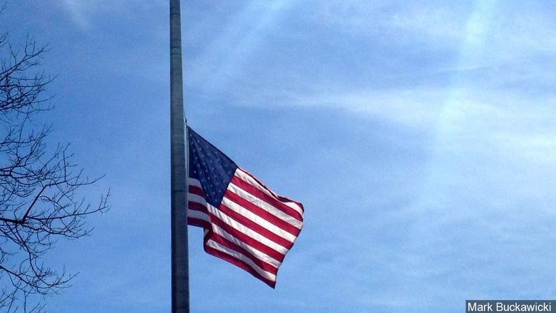 TT Trump: My se treo co ru de tuong niem nan nhan Covid-19 hinh anh