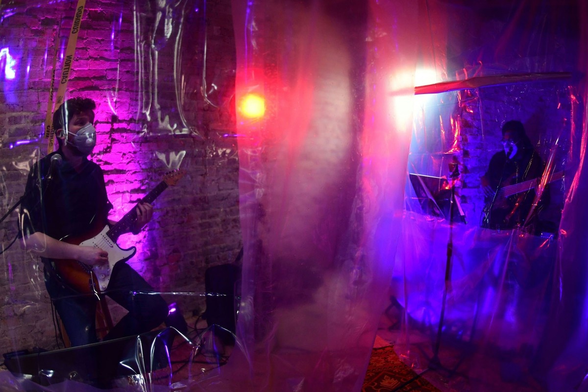 The gioi bi ngan cach boi nhung tam man chan anh 4