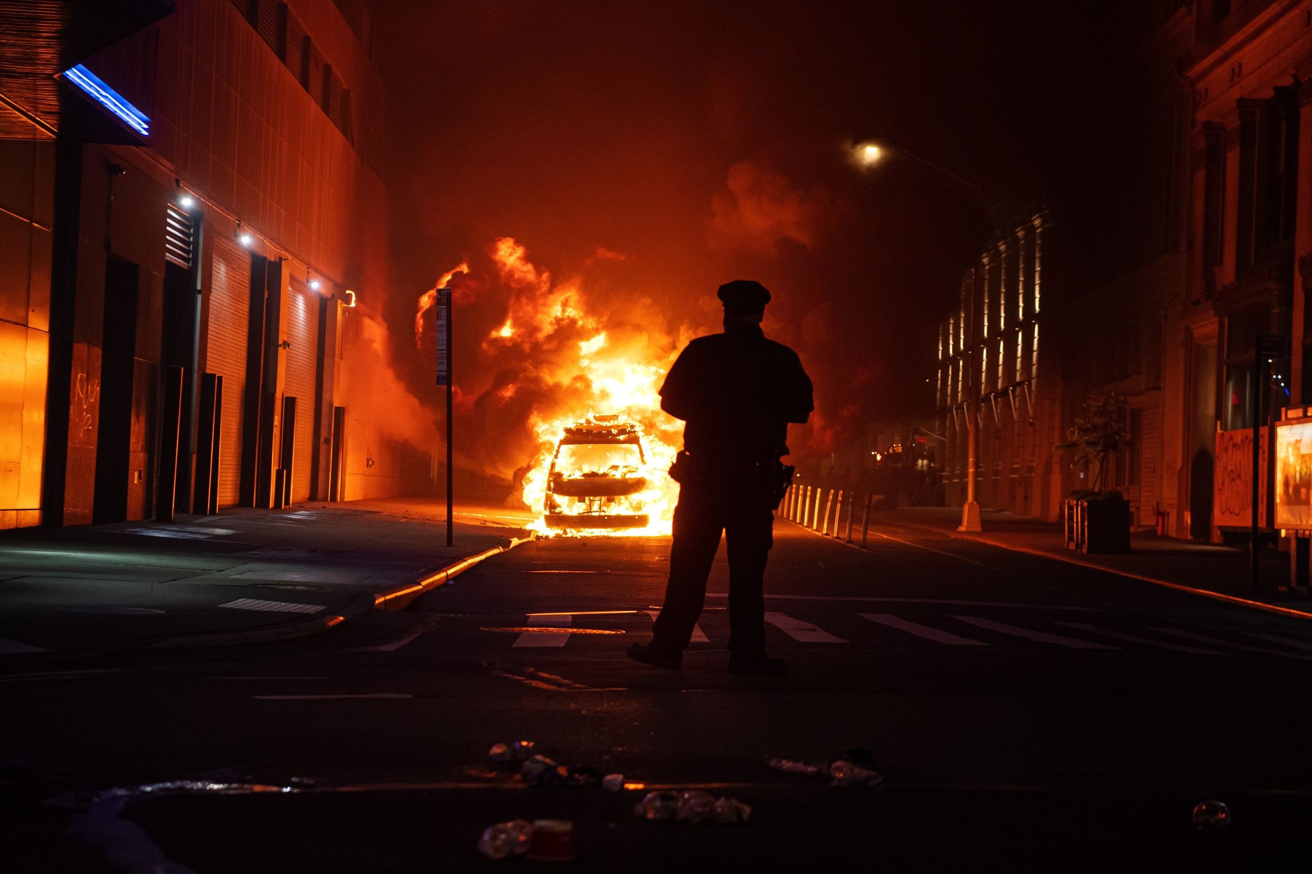 Bao dong lan rong o nhieu thanh pho cua My anh 1