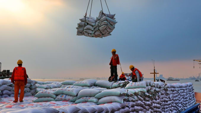 Trung Quoc bat ngo ngung mua nong san My hinh anh