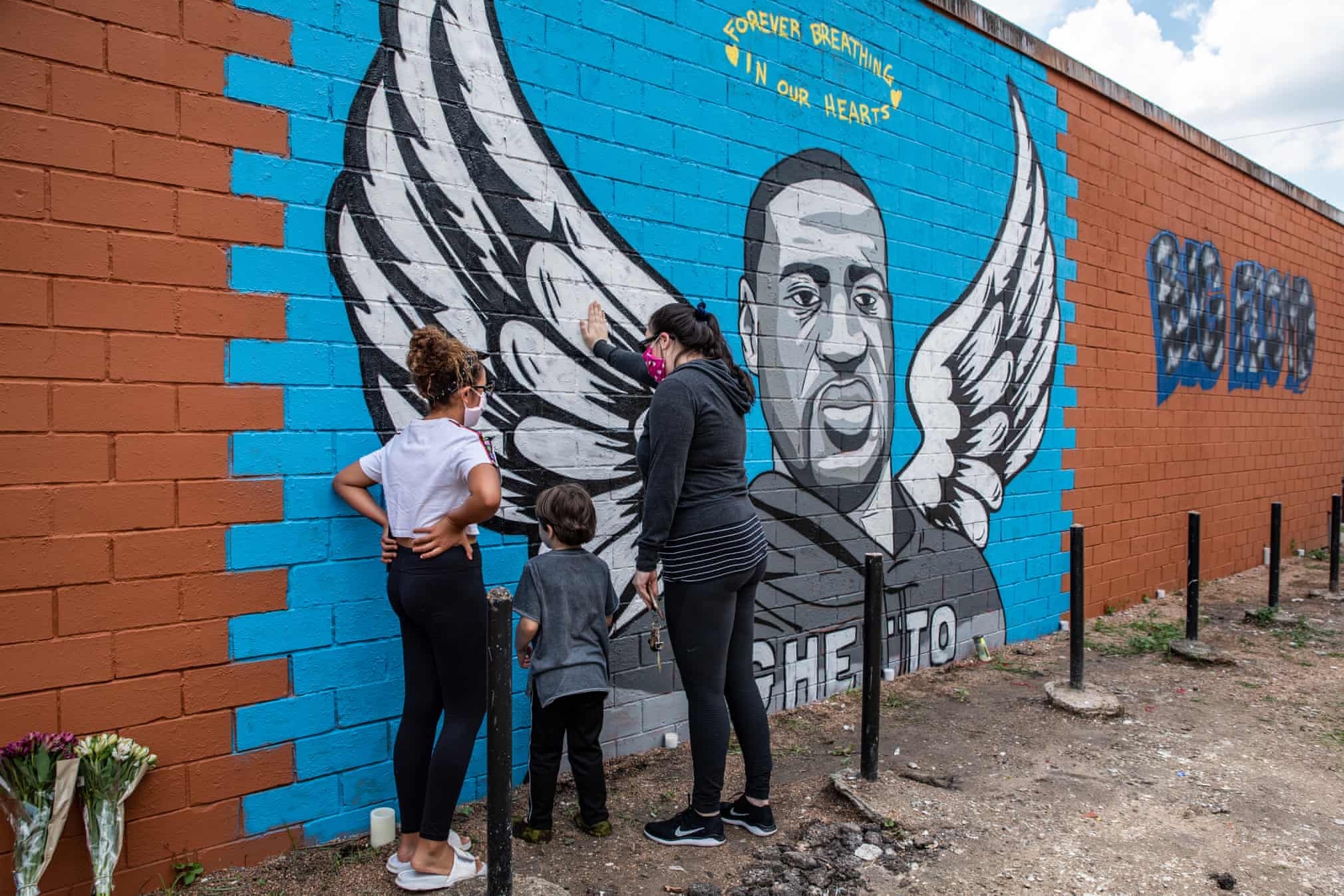 Duong pho the gioi tran ngap tranh tuong ve George Floyd. anh 9