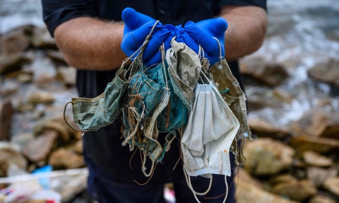 Lo dai duong ‘khong tho duoc’ khi rac khau trang nhieu hon sua do dich hinh anh