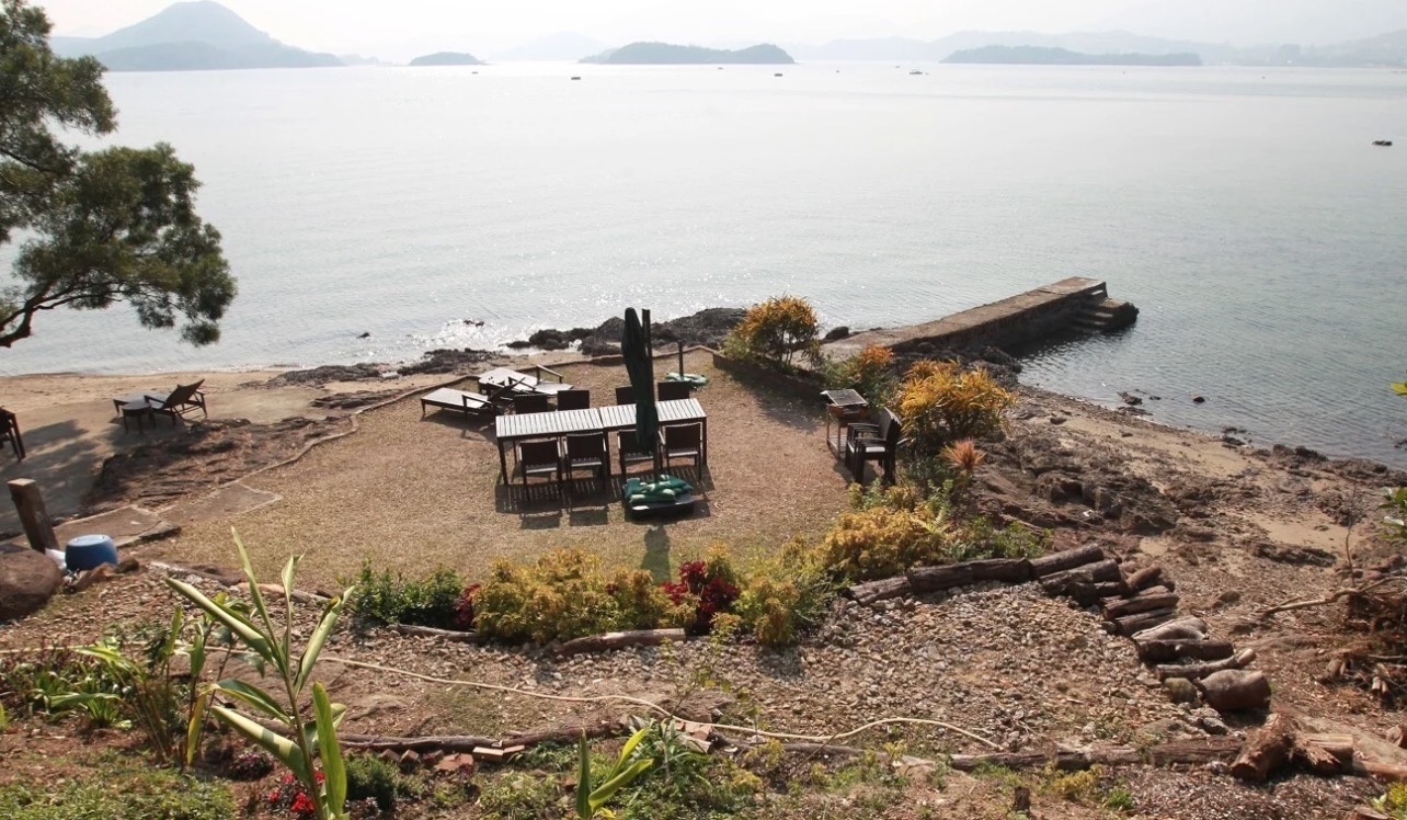 Dan Hong Kong di boi gap ca map anh 1