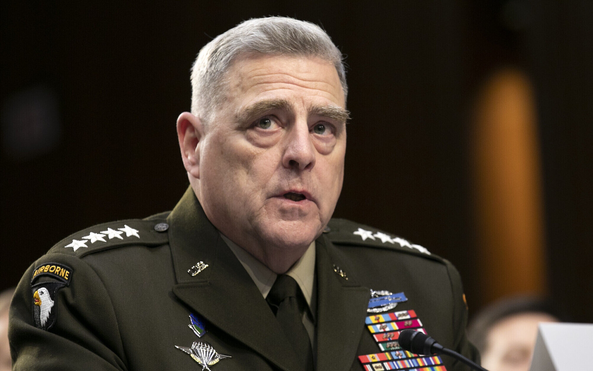 Tuong My hoi tiec vi thap tung TT Trump toi nha tho giua bieu tinh hinh anh