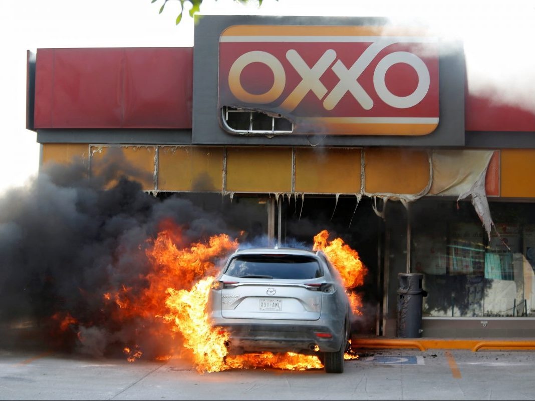 Trum bang dang Mexico suyt khoc trong clip canh cao sau khi me bi bat hinh anh