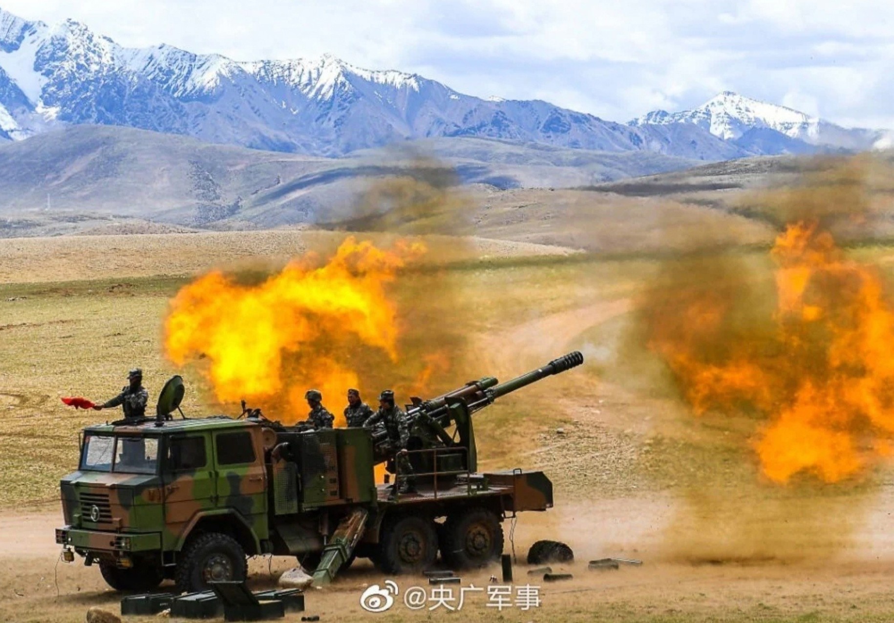 Cang thang tiep tuc khi Trung - An tang cuong dua quan den bien gioi hinh anh