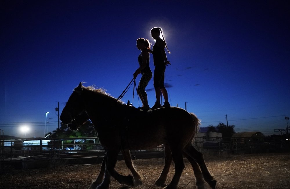 Cac vu cong Vegas tap luyen o nha anh 4