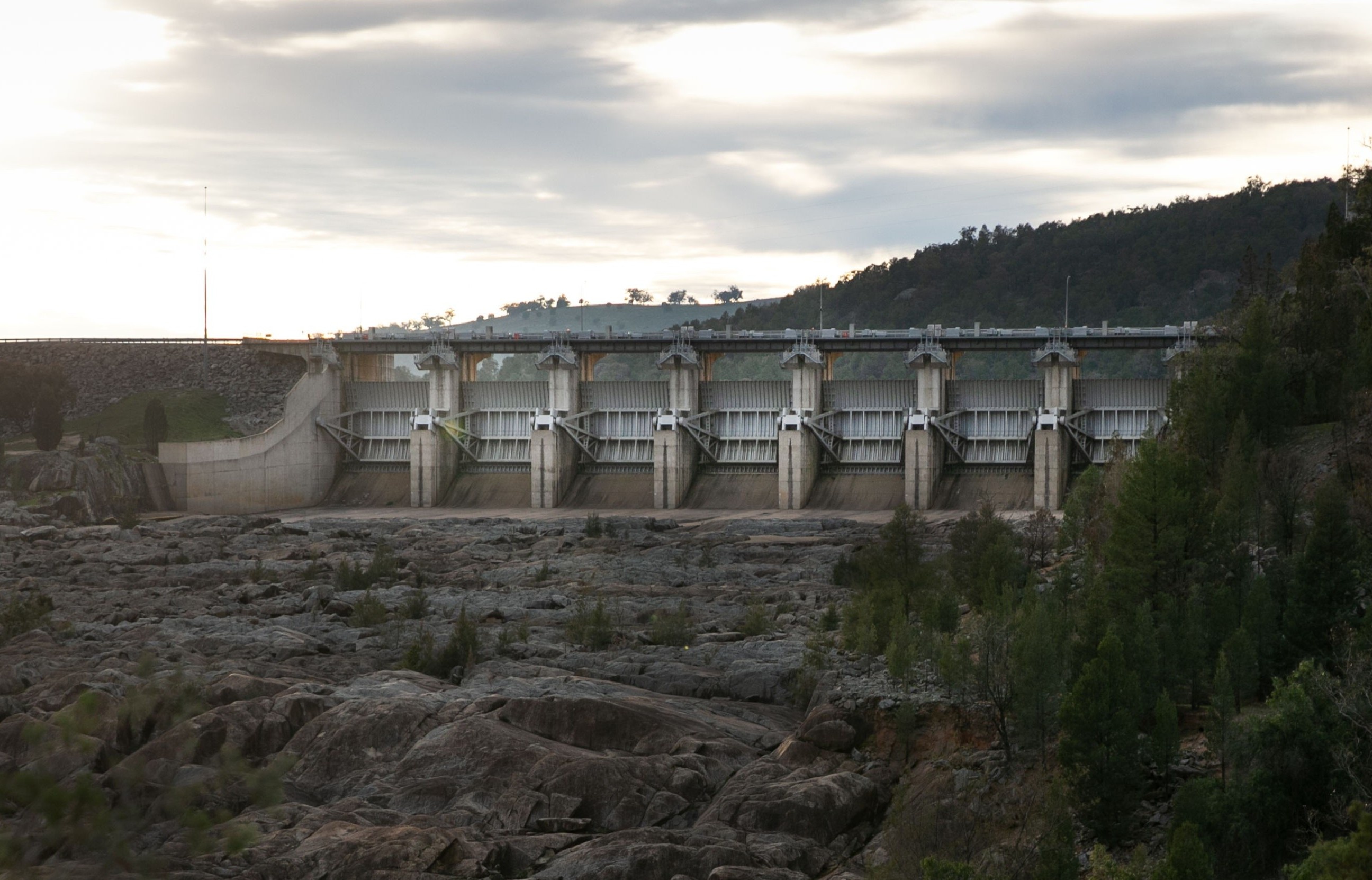 'Xay dap khong lam troi mua' - dan Australia phan doi du an moi hinh anh