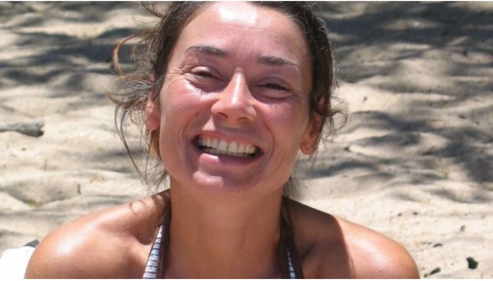 Co giao bi chong phan xac phi tang xuong cong o Phap hinh anh