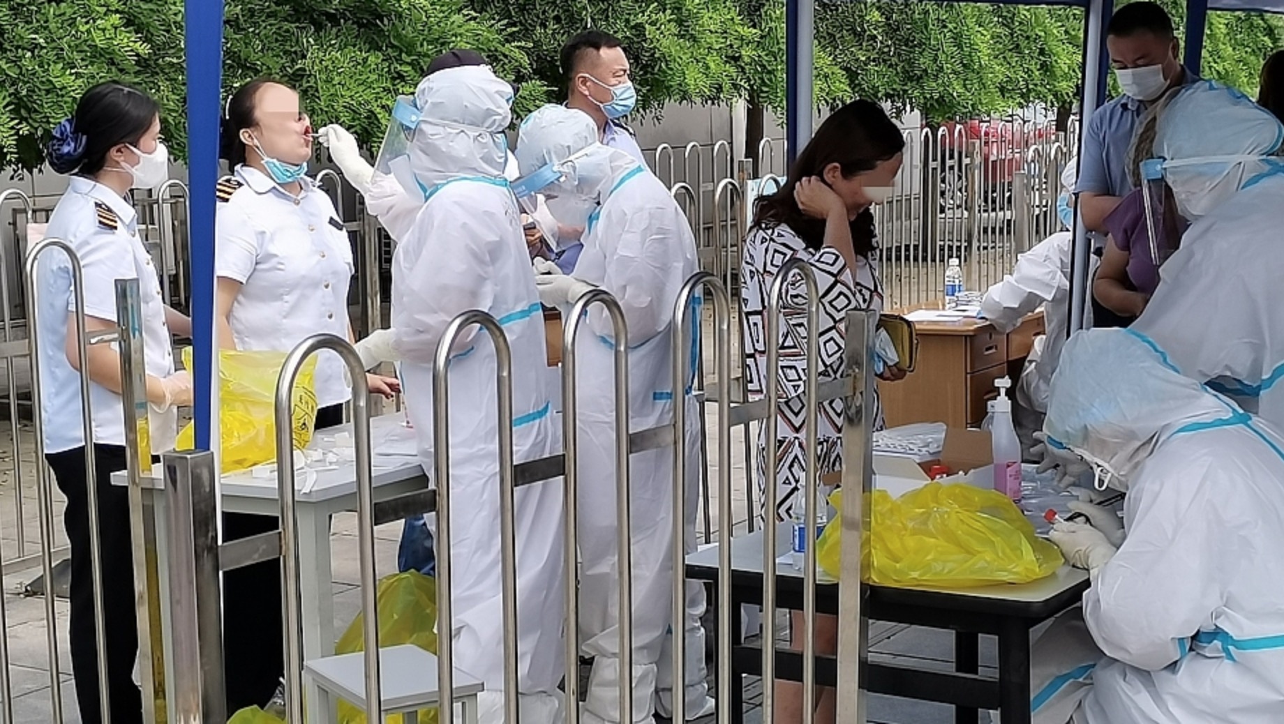 O dich moi bung phat o Dai Lien, TQ xet nghiem 6 trieu dan hinh anh