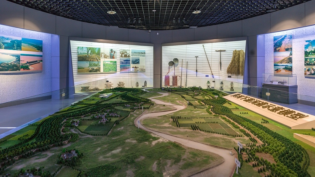 Song Hoang Ha ngay cang trong anh 2