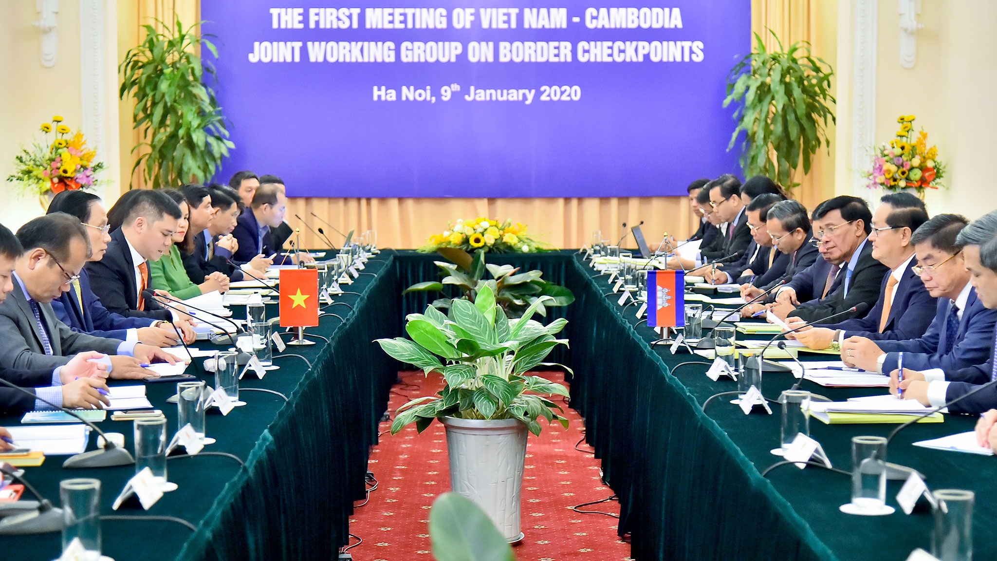 Viet Nam va Campuchia giao nhan ban do anh 1