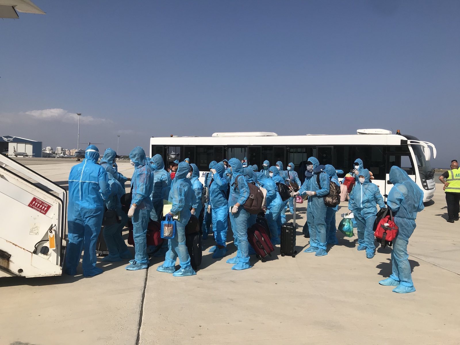 Nguoi Viet Nam tu Saudi Arabia va CH Sip ve nuoc, ha canh o Can Tho hinh anh