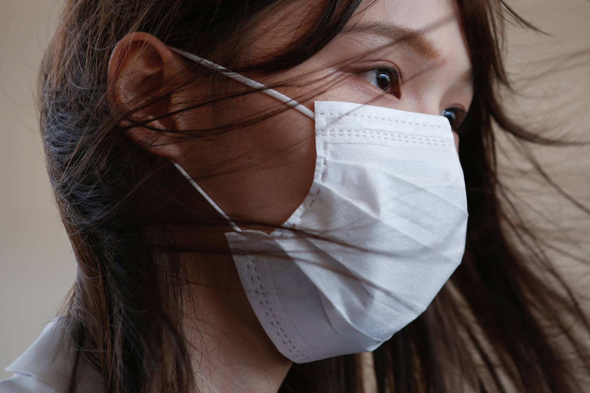 Agnes Chow bi bat theo luat an ninh moi hinh anh