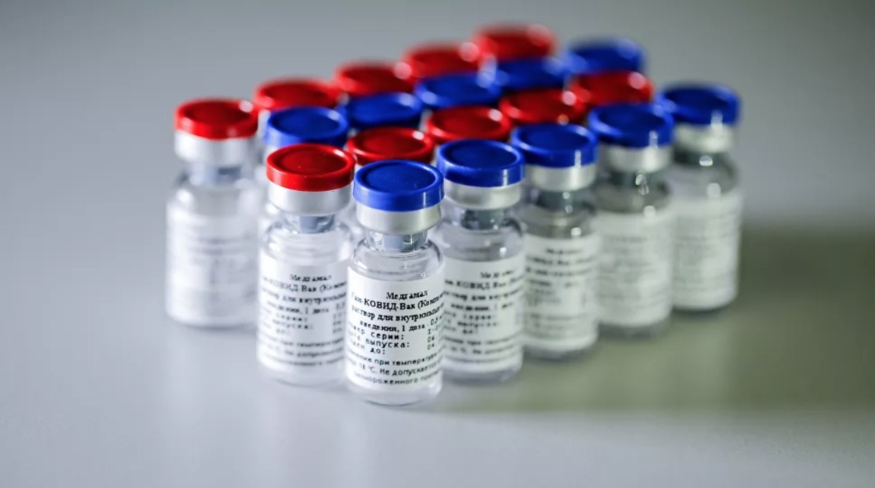 Nga se tiem dai tra vaccine chong Covid-19 trong 1 thang nua hinh anh