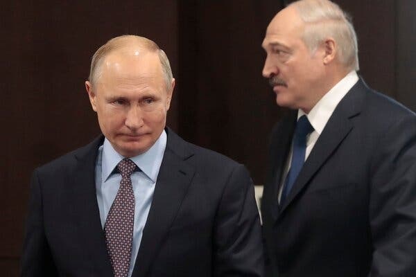 Ong Putin san sang ho tro Tong thong Lukashenko ve quan su neu can hinh anh