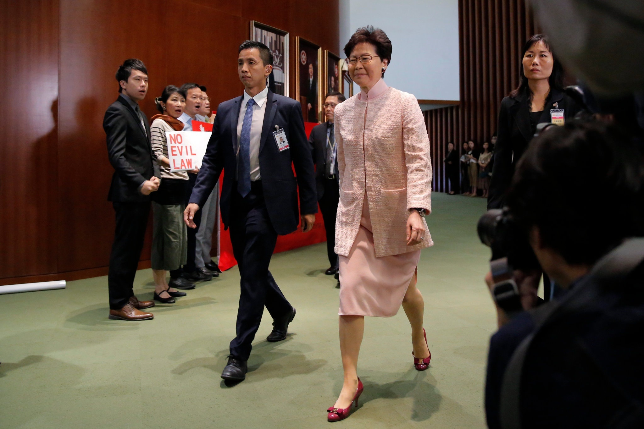 Dai hoc Anh truoc nguy co bi Trung Quoc thao tung anh 3