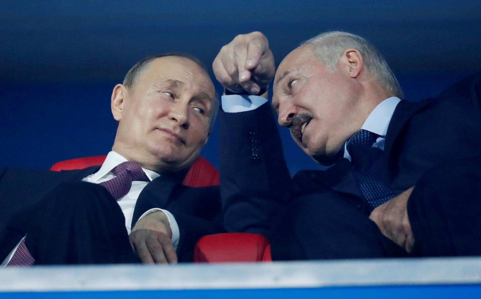 Tong thong Lukashenko se gap ong Putin o Moscow hinh anh
