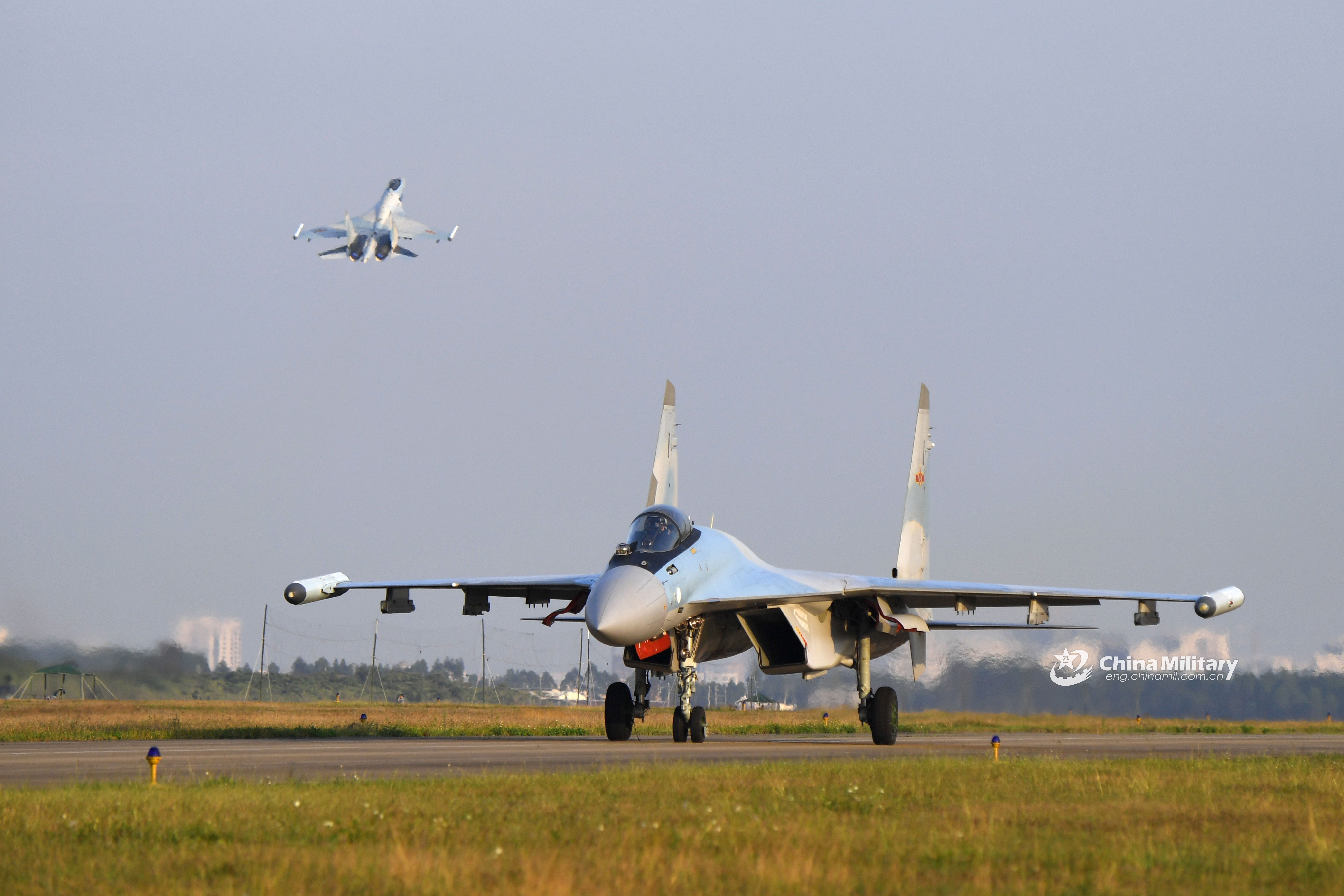 Dai Loan phu nhan thong tin ban roi tiem kich Su-35 cua TQ hinh anh